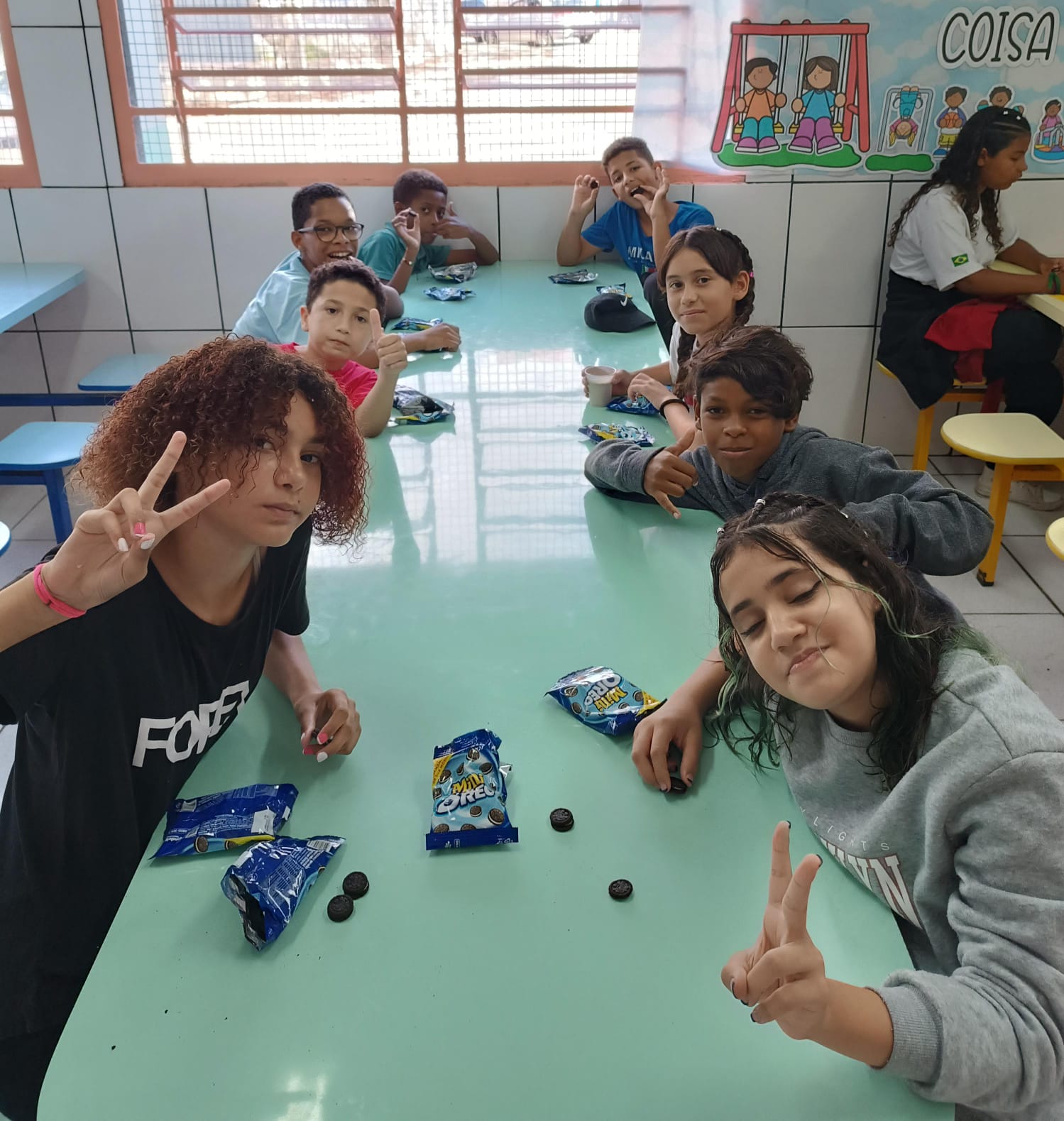 Doação deliciosa: minis oreos pelo mesa Brasil