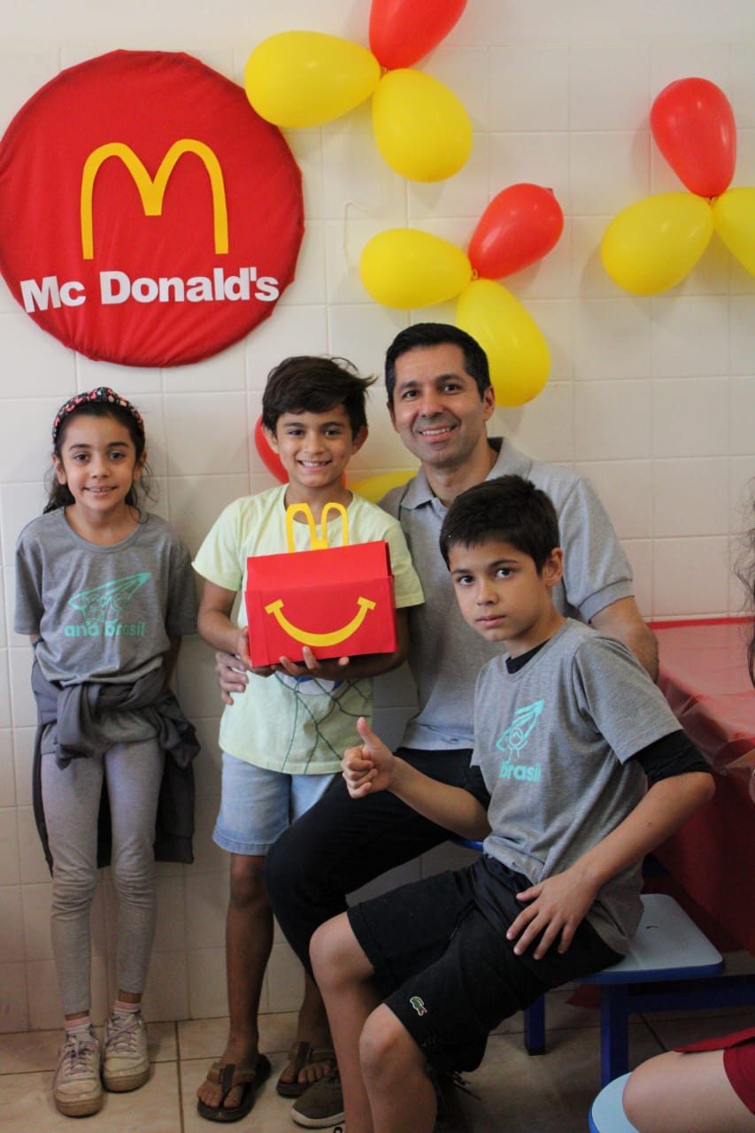 Dia de Alegria com o MC Lanche Feliz!